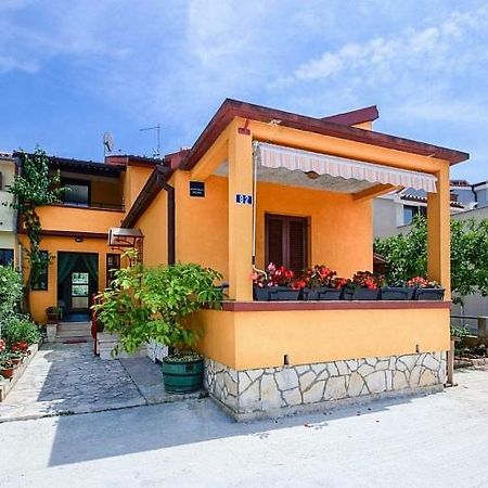 Apartmani Petunia Fazana Exterior photo
