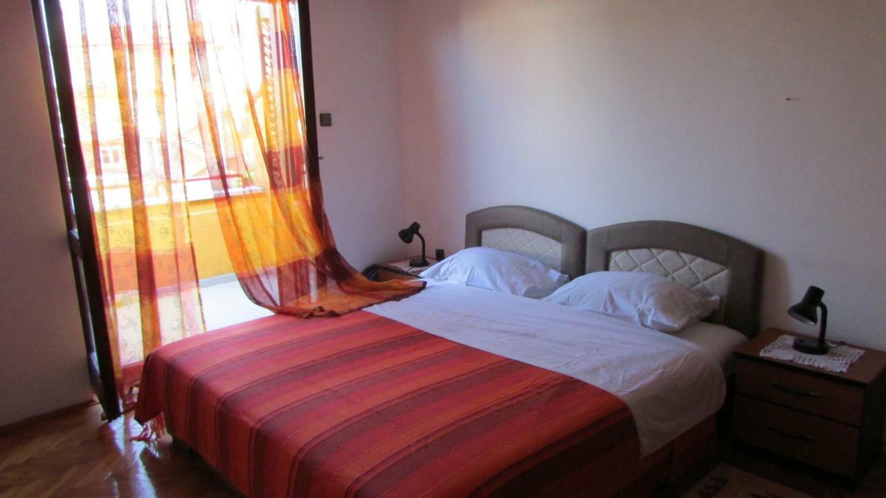 Apartmani Petunia Fazana Exterior photo