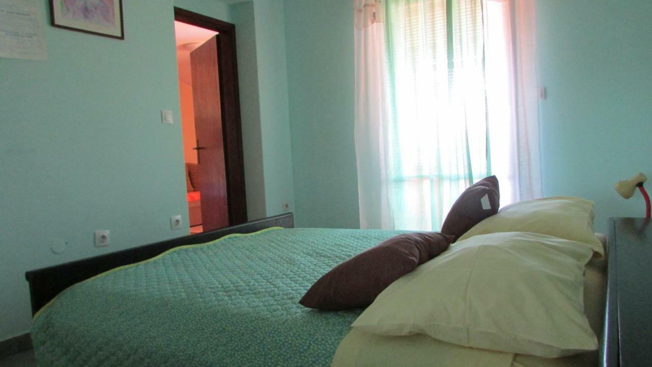 Apartmani Petunia Fazana Exterior photo